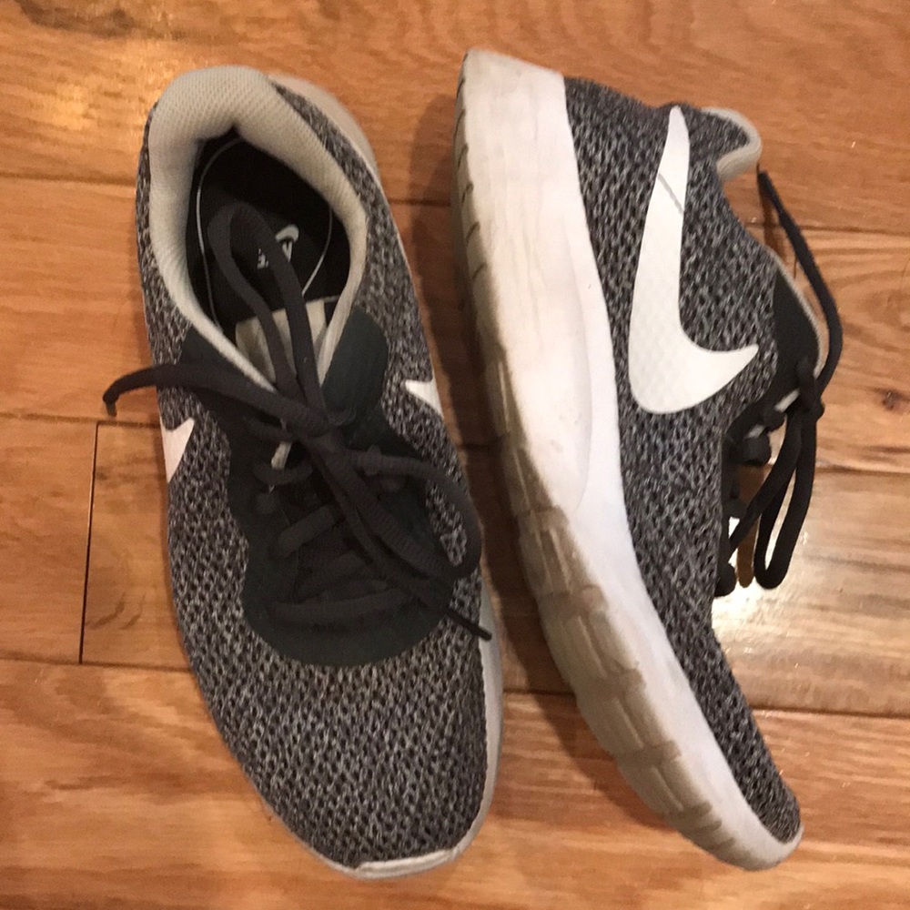 Nike, size 7, white-black, women’s sneakers